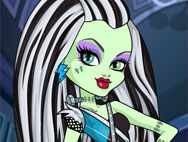 Monster High Dress Up: Frankie Stein at school